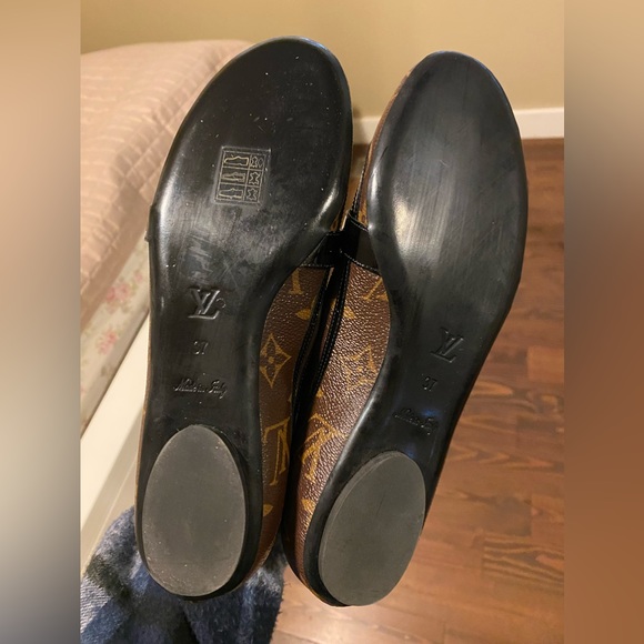 Louis Vuitton Flats - Picture 3 of 3